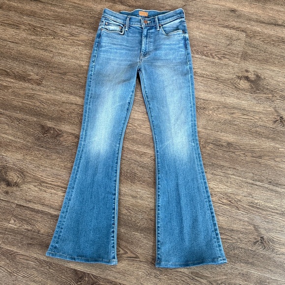 Mother The Weekender Heel High Waisted Flare Jeans- layover wash - Picture 3 of 8